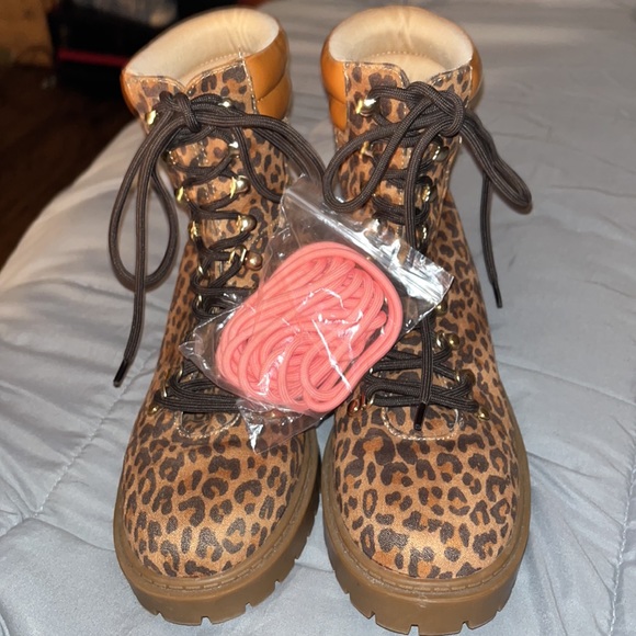 Ann Taylor leopard print combat boots! Super Cute! - Picture 2 of 8